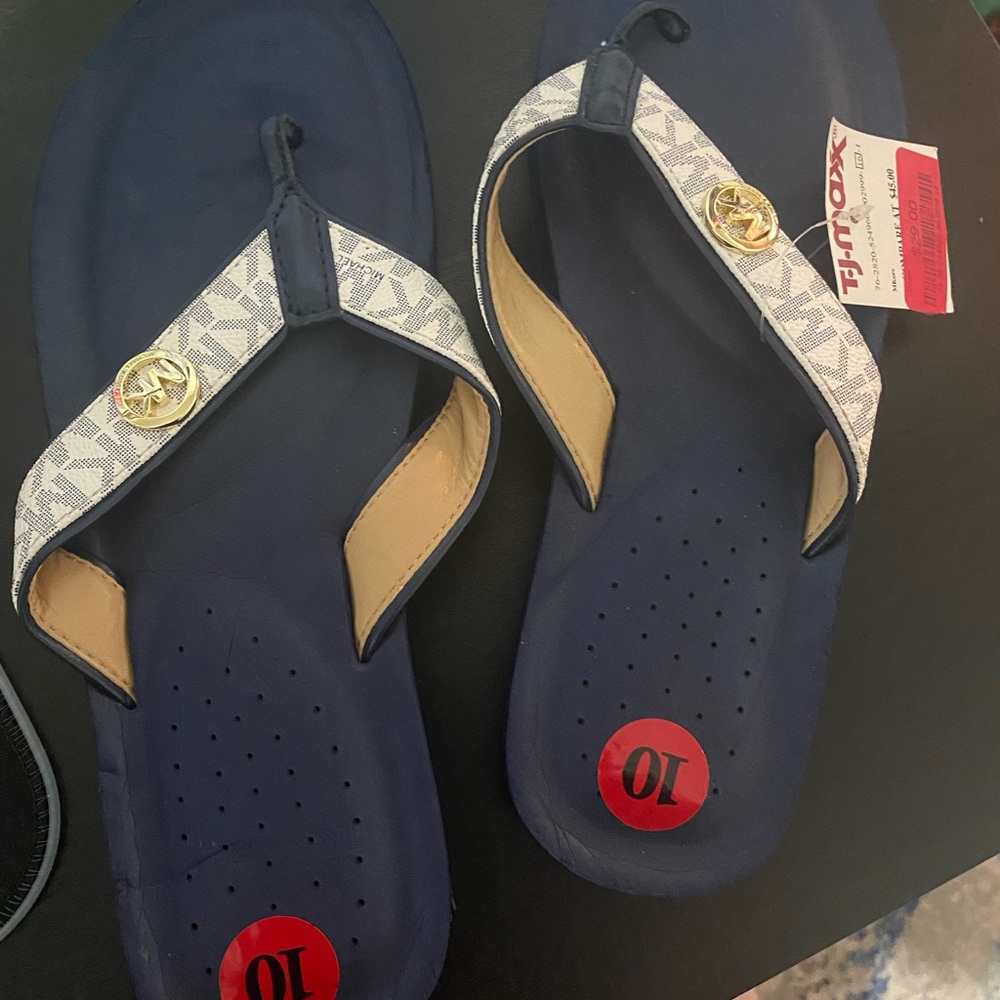 MK flip flops